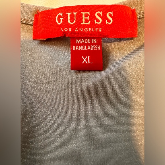 Guess Sports Bra Size XL Women Active Top silver. Logo across chest- NWOT - Picture 5 of 7